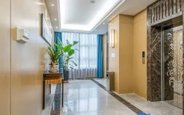 Hengrui Hotel (Yan'an Railway Station Nanniwan Airport)