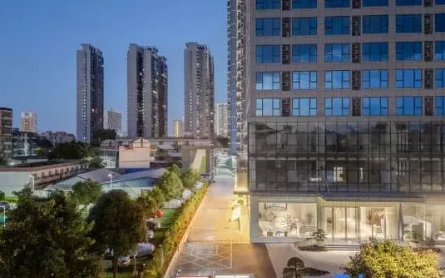 HanTing Hotel (Nanning Zoo Xiangsi Lake East Road)
