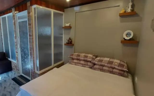 B&F Travellers Inn