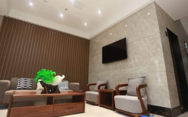 Leading Show Hotel (Jingzhou Fangte Branch)