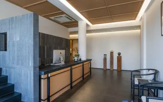Hongri Mountain Residence Hotel