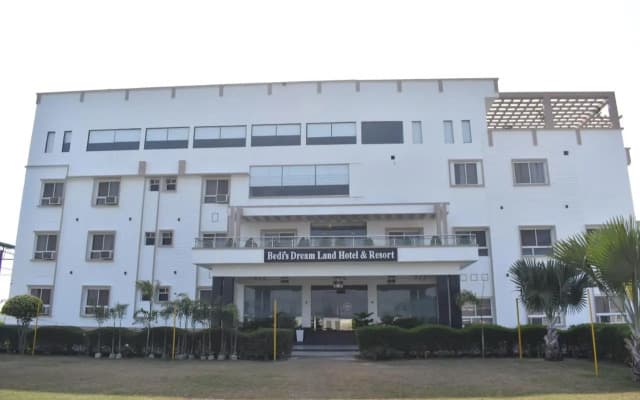 Bedi's Dream Land Hotel & Resort