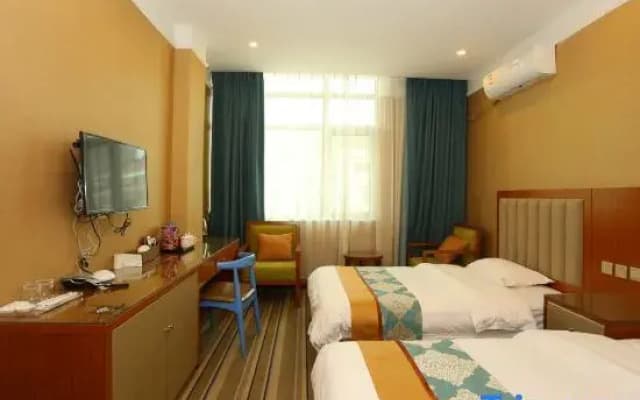 Langzhong Nanlu Business Hotel