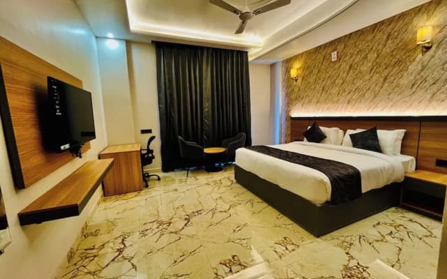 The Grand Oasis Hotel & Resort