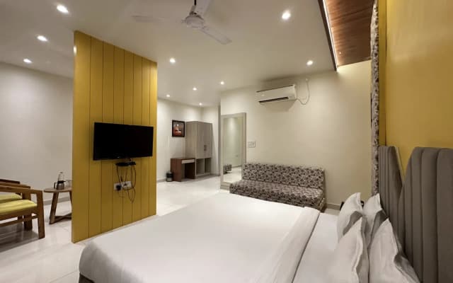 AB Hotel and Restaurant