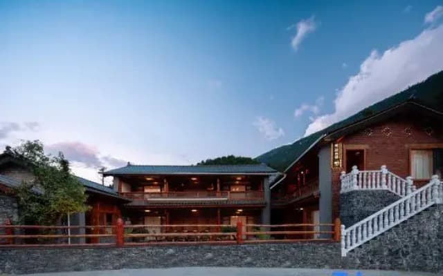 Shangri-La Haba Snow Mountain Tingjian Shanyu Boutique Homestay