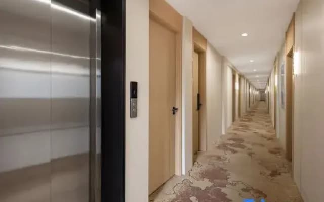 Guhe Selected Smart Hotel (Liaoning Provincial People's Hospital Wuaimarket)