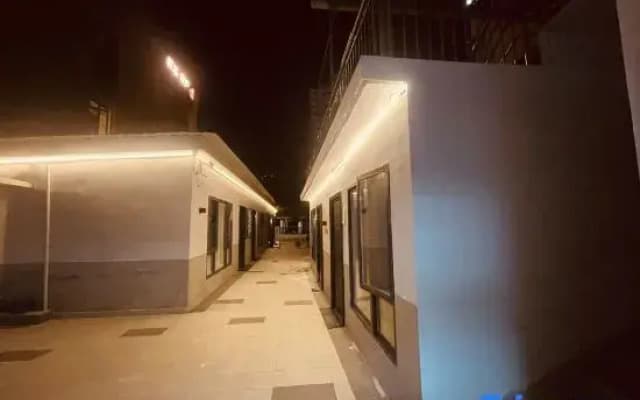 Porcelain edge Pan· Ceramic Courtyard Holiday Homestay (Taoxichuan Creative Plaza)