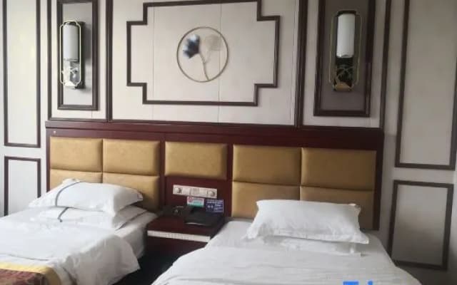 Pu'an Qingqing Junlan Hotel