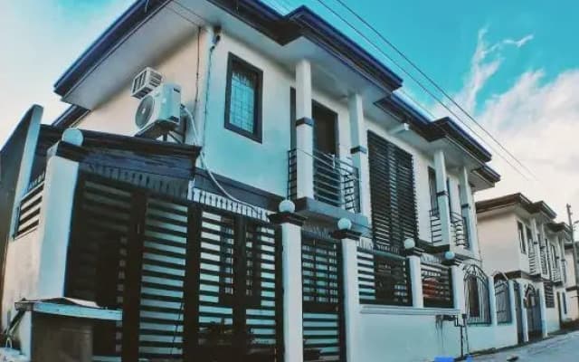 Comfort Stay Lapu-Lapu | Entire 2-Storey Air-Conditioned Home