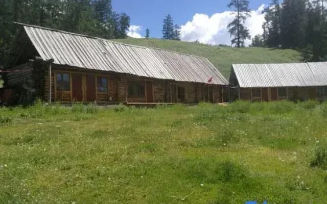 Kanas Seven Isles Cloud Footsteps Guesthouse (Kanas Old Village Branch)