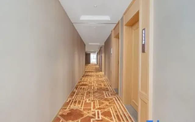 Vienna Hotel ( Ji'an Luling Avenue Branch)