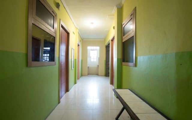 OYO 298 Gemilang Guesthouse Near Siloam Hospitals Kelapa Dua