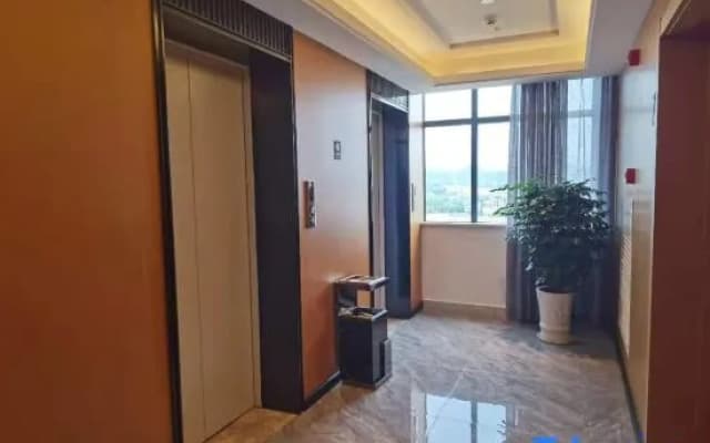 Shangyi Hotel (Shangrao Moon Bay Auto City)