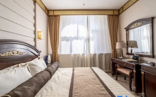 Jewel Flower Hotel(Hami Oil Base Store)
