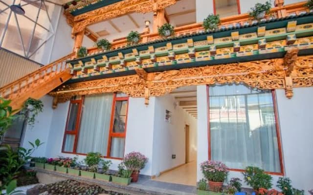 Dukezong Ancient City Yuqing oxygen supply homestay