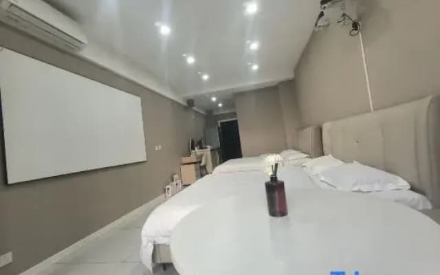 Sanqiuju Homestay (Zhangba North Road Subway Station)