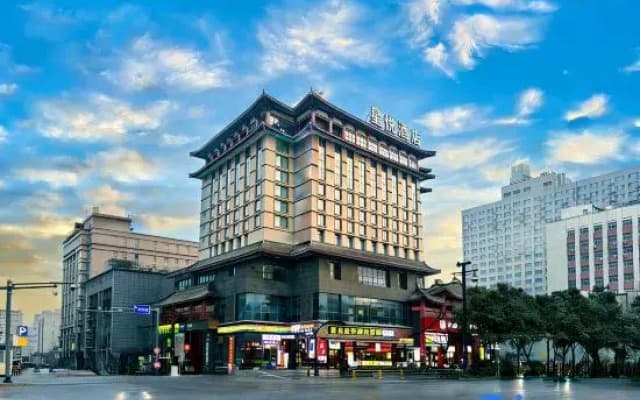Xingyue Homestay (Xi'an Railway Station Wulukou Subway Station)