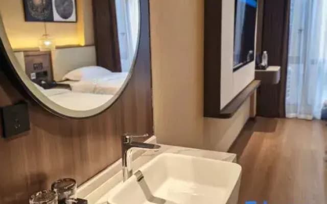 Jiayue Hotel, Jiutian (Hongqiao Branch, Fenghuang Ancient Town)