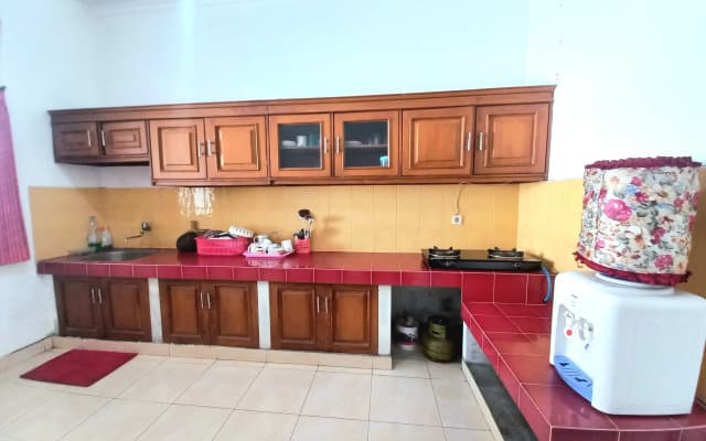 Homestay Syariah Warungboto dekat Gembiraloka by Simply Homy