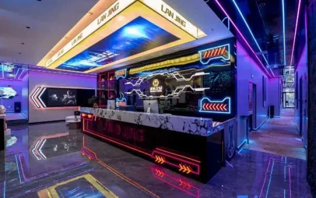 Hongya Blue Whale E-Sports Hotel