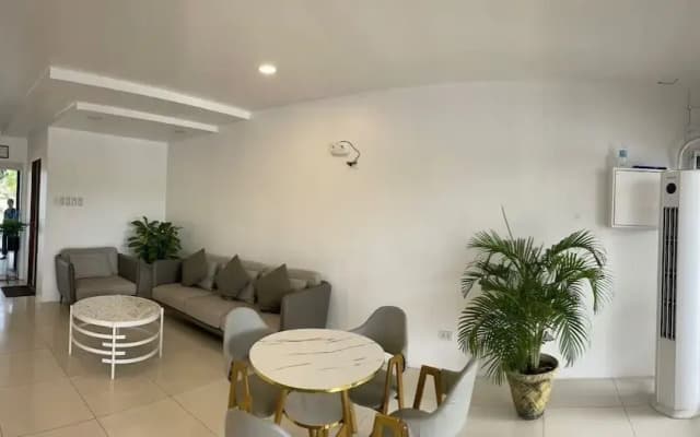 Hotel The Mir