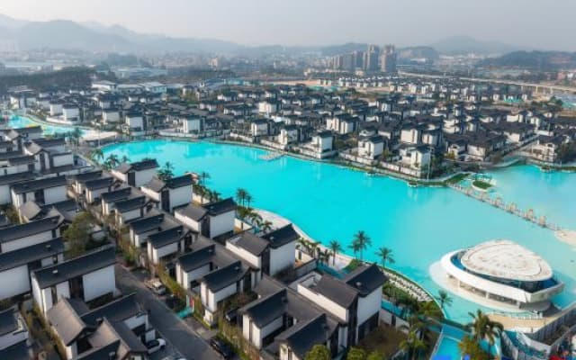 Qingyuan Jihua Park American Comic Book Hot Spring Vacation Villas