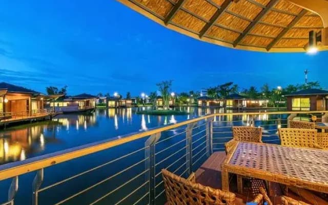 Boat House Boutique Riverside