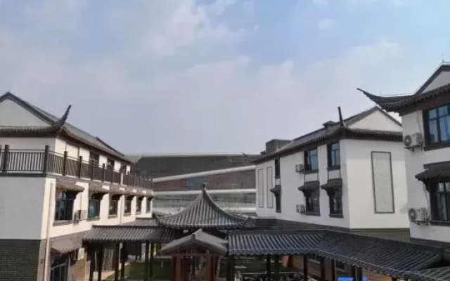 Cloud Seasons Hotel (Lu Shan Nankang Ancient Town Luoxing Dun Branch)