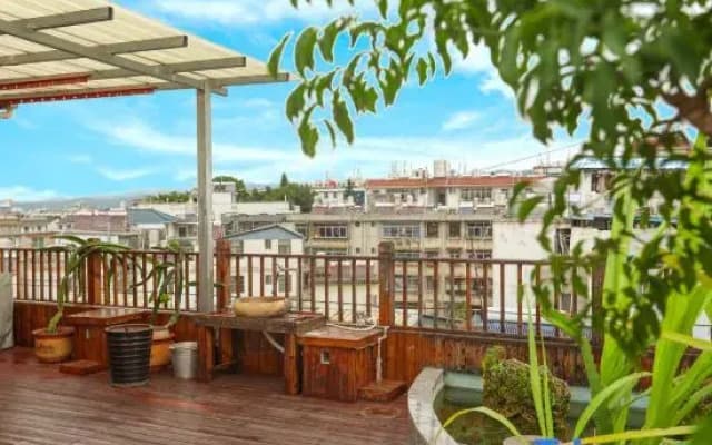 Rongshe Homestay (Daijia Alley)