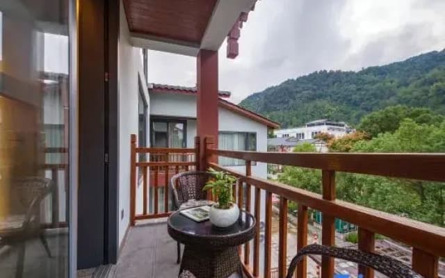 Chushan Mansion (Wulingyuan Landmark Store of National Forest Park)