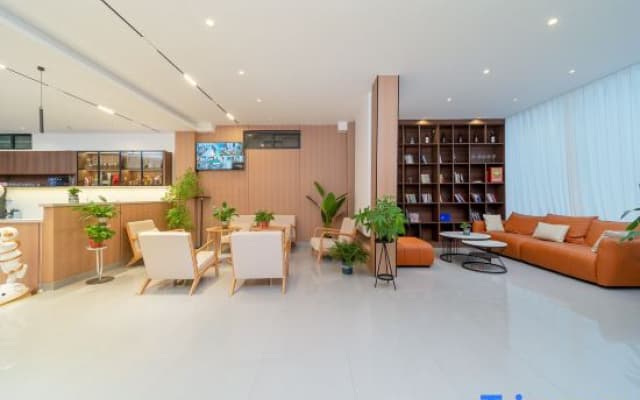 Sit Forget City · Luxury Living in Banshan Scenic Resort Hotel