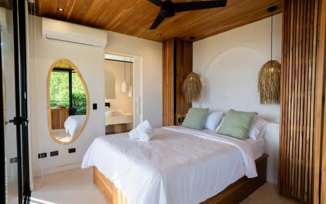 Chic 1BR Escape Breathtaking Balcony Views