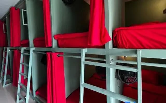 Whoopers Hostel Ao Nang - By The Beach