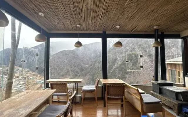 Taxun Boutique Scenic Homestay (Siguniang Mountain Scenic Area)