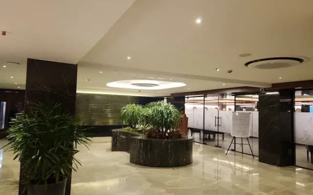 Hotel Tulips Grand