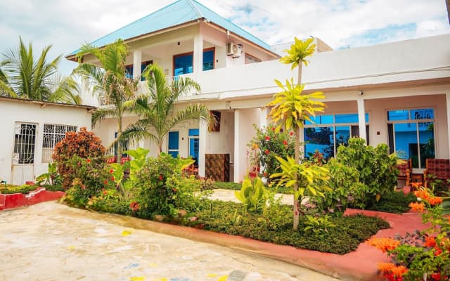 Karibu House Paje