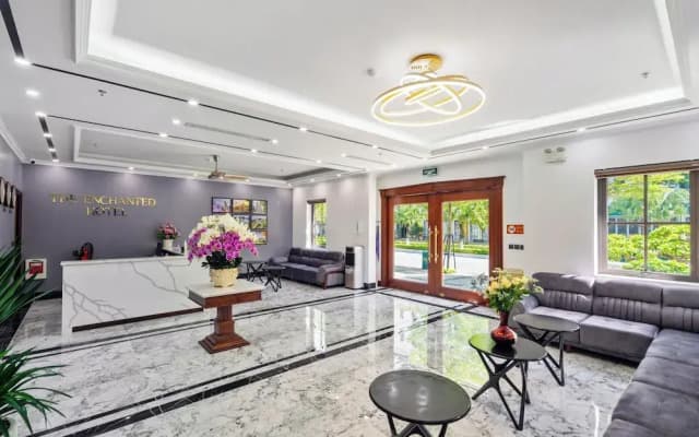 The Enchanted Ha Long Hotel - Bai Chay Beach