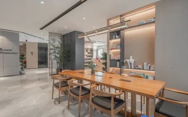 Taizhou Old Street Maoye Tiandi Atour Hotel