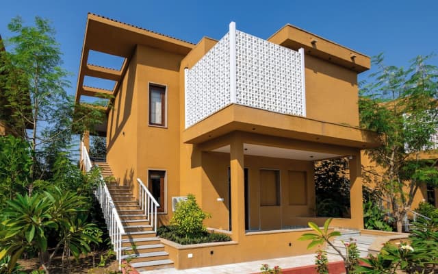 Still River Suites with Heated Pool, Jacuzzi by ELIVAAS