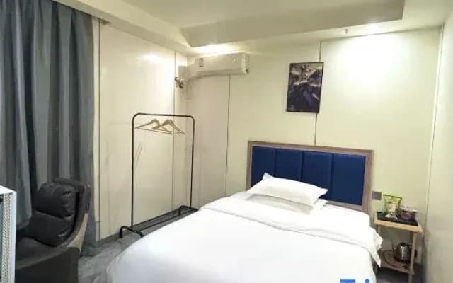 Huaxiong E-sports Homestay