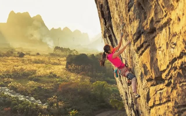 Yangshuo Singingriver climbers house