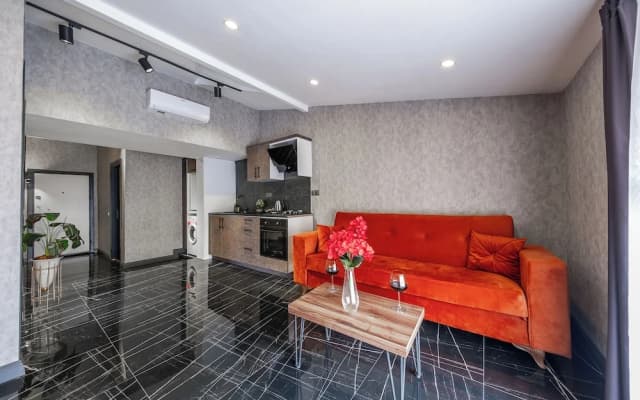 Mrt Suites Lara