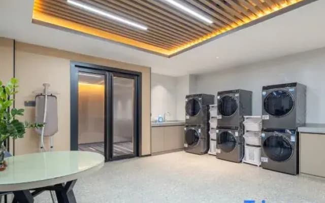 Internet Cafe E-sports Homestay (Dongguan Songshan Lake Resort Zhuowei City Shopping Center)