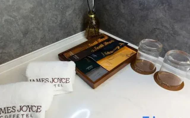 James Joyce Coffetel Hotel (Jinan Gangcheng District Yinzuo Mall)