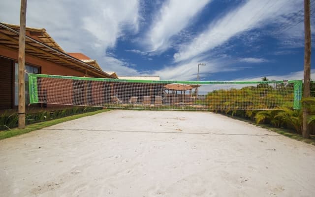 Casa com Piscina e Quadra no Condom nio By Toque