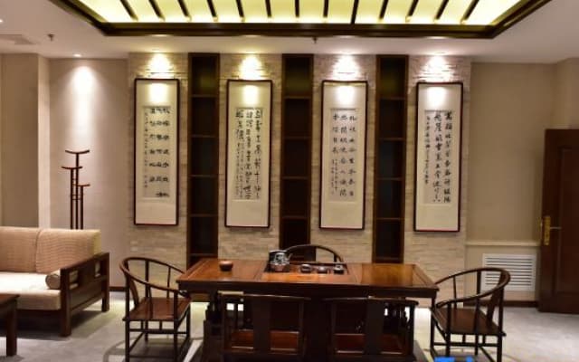 West Holiday Hotel