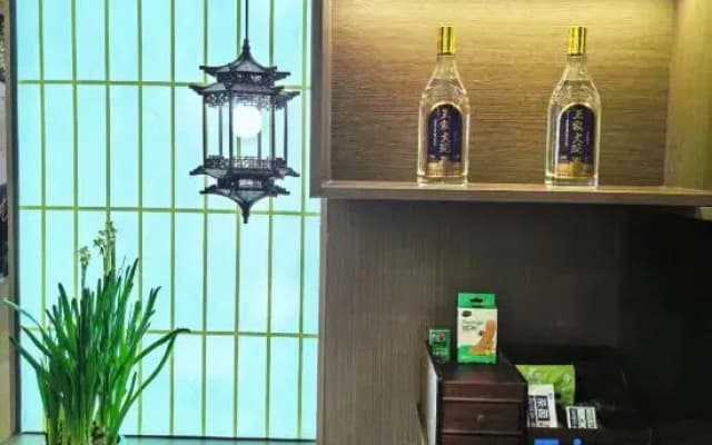 Wenjing Yuelan Hotel (Near Wang Family Courtyard Ticket Office)
