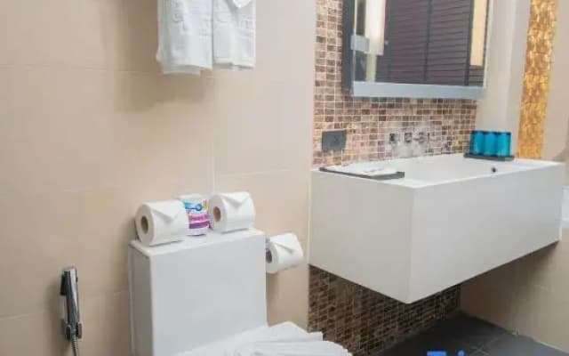 Beachfront Family Pool 2 Bed Room Patong Phuket
