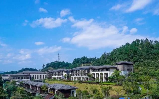 Nine Cloud Homestead Resort Hotel